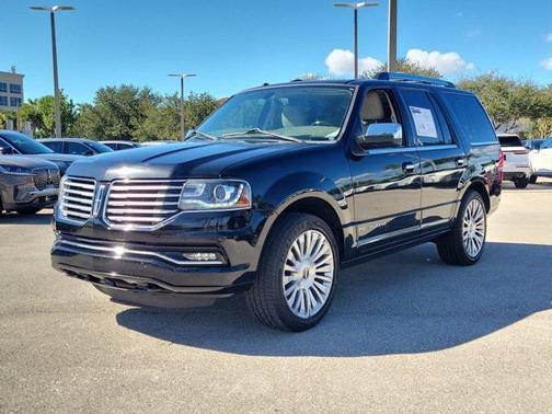 2017 Lincoln Navigator Select