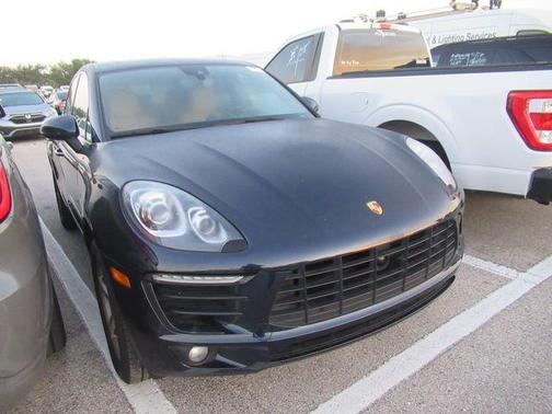 Blue 2018 Porsche Macan Macan