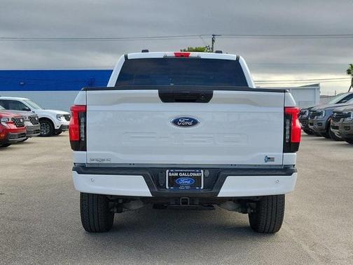 2023 Ford F-150 Lightning XLT