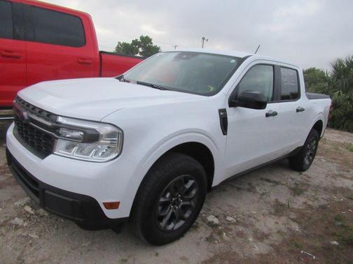 Oxford White 2024 Ford Maverick XLT