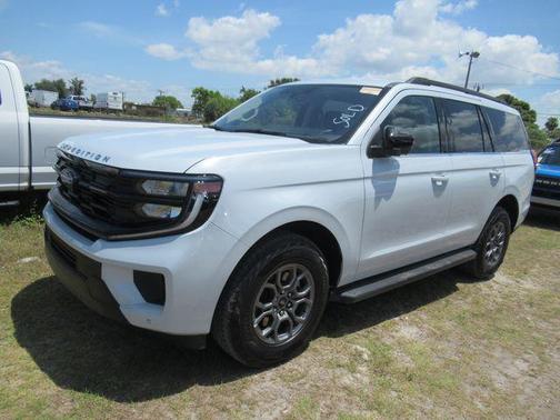 Silver Metallic 2025 Ford Expedition Active