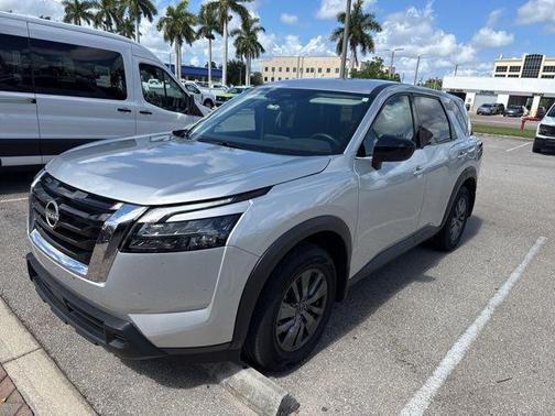 Brilliant Silver Metallic 2025 Nissan Pathfinder S