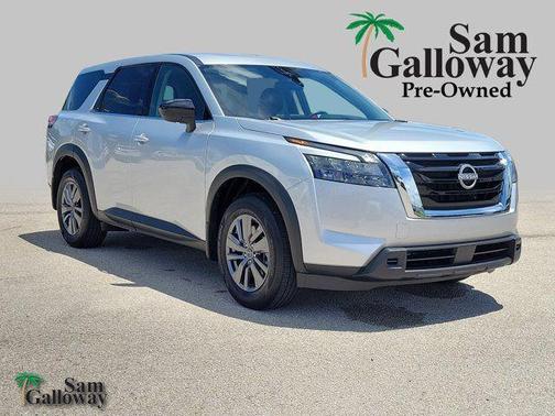 Brilliant Silver Metallic 2025 Nissan Pathfinder S