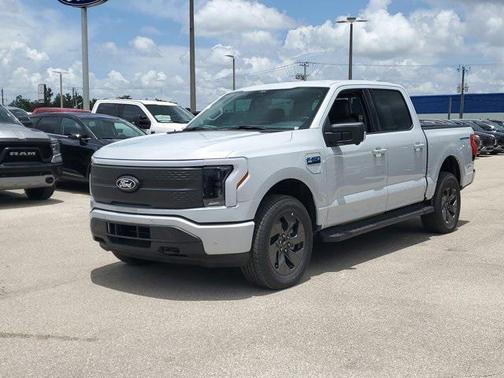 2025 Ford F-150 Lightning Flash