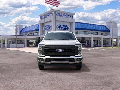 Oxford White 2027 Ford F-250 XL