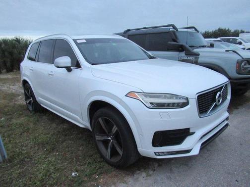 2017 Volvo XC90 T5 R-Design