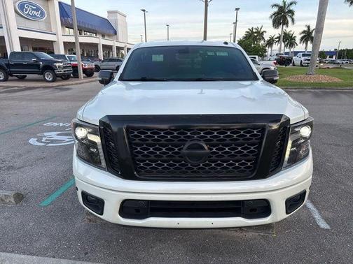 Pearl White 2019 Nissan Titan SV