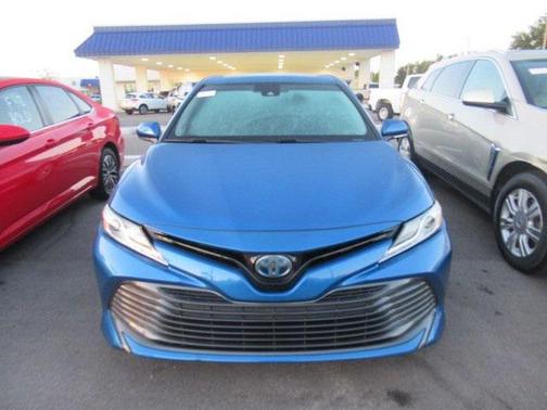 2020 Toyota Camry Hybrid XLE