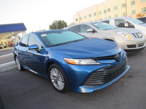 2020 Toyota Camry Hybrid XLE