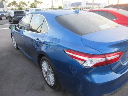 2020 Toyota Camry Hybrid XLE