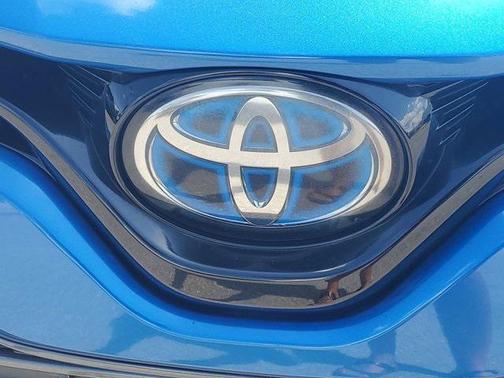 2020 Toyota Camry Hybrid XLE