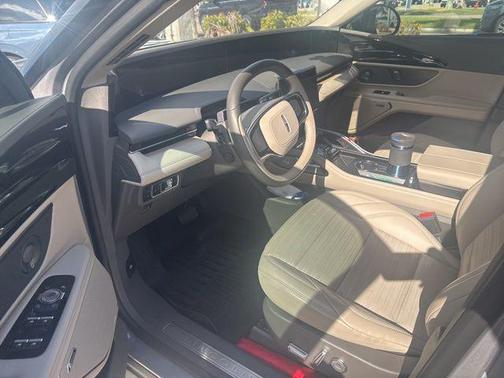 Lustrous Gray Metallic 2025 Lincoln Nautilus Reserve