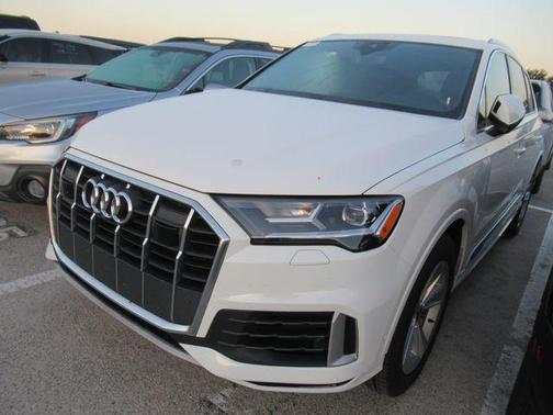 Carrara White 2022 Audi Q7 45 Premium Plus