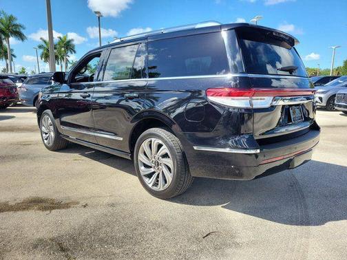 Black Metallic 2023 Lincoln Navigator Reserve