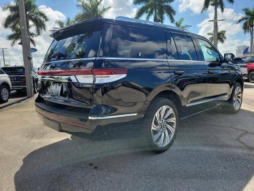 Black Metallic 2023 Lincoln Navigator Reserve