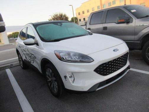 2022 Ford Escape Titanium