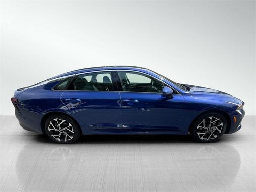 2025 Kia K5 EX