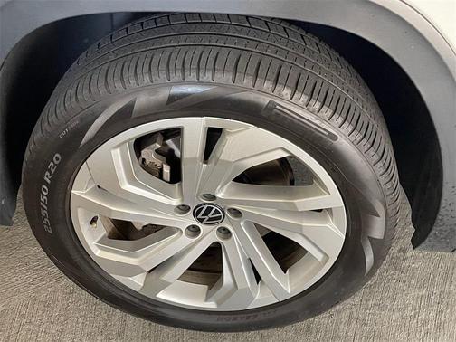 2022 Volkswagen Atlas 2.0T SE w/Technology