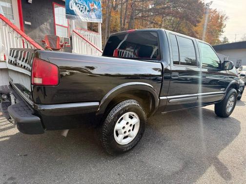 2003 Chevrolet S-10 Base