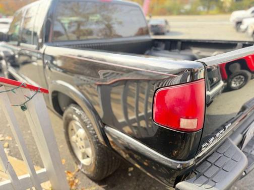 2003 Chevrolet S-10 Base