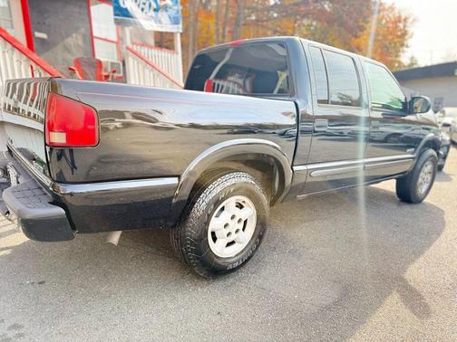 2003 Chevrolet S-10 Base