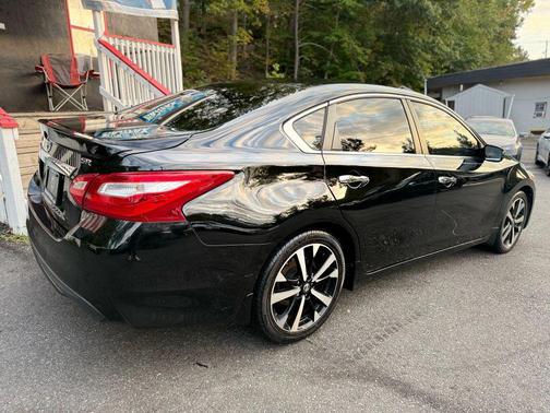 2016 Nissan Altima 2.5 SR