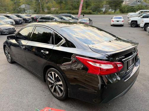 2016 Nissan Altima 2.5 SR
