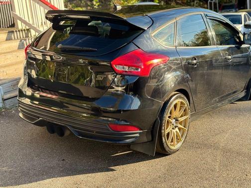 2017 Ford Focus ST 