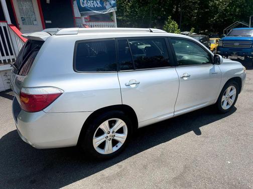 Classic Silver Metallic 2010 Toyota Highlander Limited