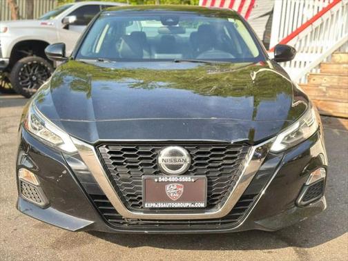 2020 Nissan Altima SR FWD