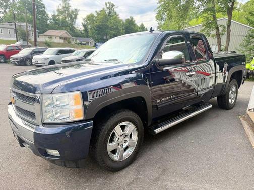 Blue 2011 Chevrolet Silverado 1500 LT