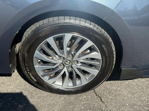 Gray 2018 Toyota Corolla XLE