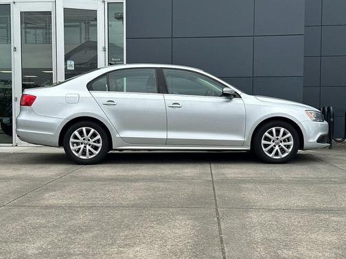 Frost Silver Metallic 2013 Volkswagen Jetta SE