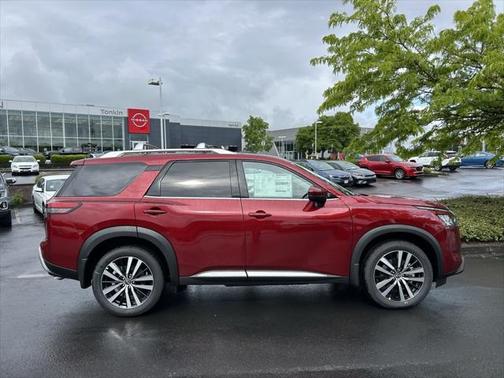 2025 Nissan Pathfinder Platinum 4WD