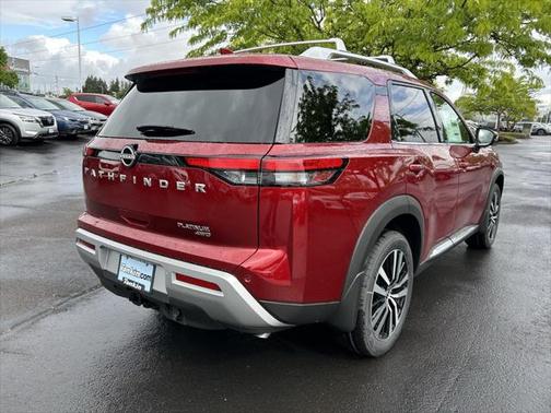 2025 Nissan Pathfinder Platinum 4WD
