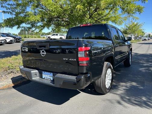 2023 Nissan Frontier SV