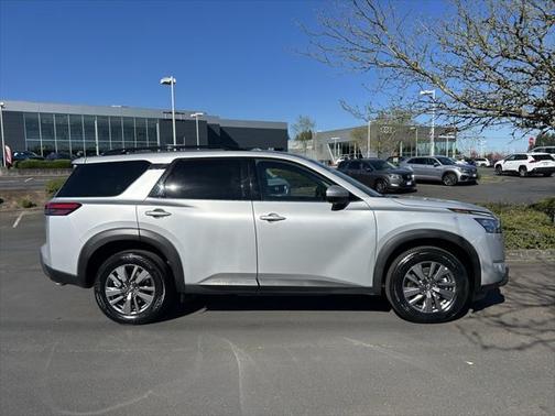 2024 Nissan Pathfinder SV 4WD