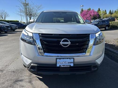 2024 Nissan Pathfinder SV 4WD