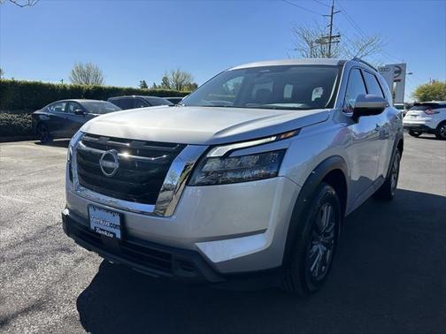 2024 Nissan Pathfinder SV 4WD