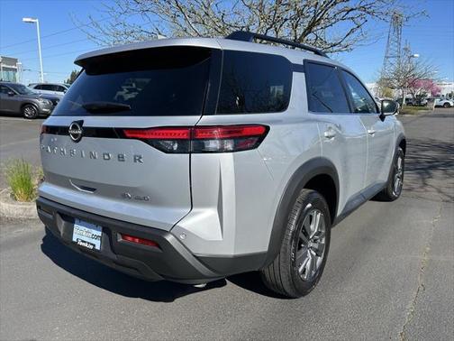 2024 Nissan Pathfinder SV 4WD