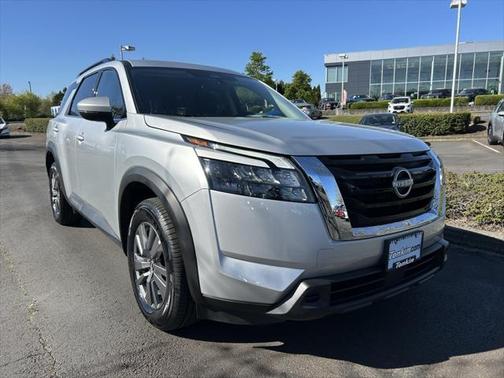 2024 Nissan Pathfinder SV 4WD