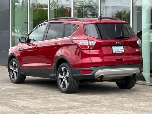 Ruby Red Metalic 2018 Ford Escape SEL