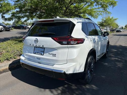 2025 Nissan Rogue Platinum