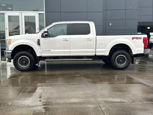 White 2017 Ford F-350 Lariat