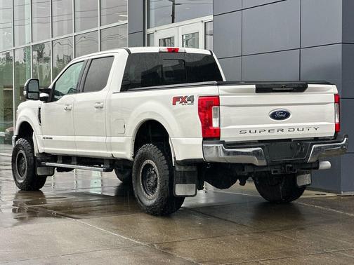 White 2017 Ford F-350 Lariat