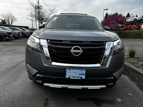 2025 Nissan Pathfinder Platinum 4WD