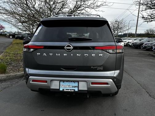 2025 Nissan Pathfinder Platinum 4WD