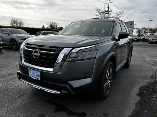 2025 Nissan Pathfinder Platinum 4WD
