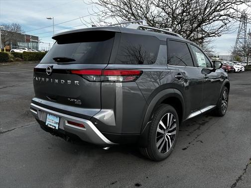 2025 Nissan Pathfinder Platinum 4WD
