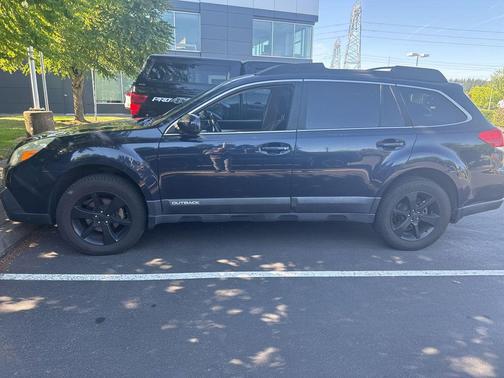 Crystal Black Silica 2013 Subaru Outback 2.5i Premium